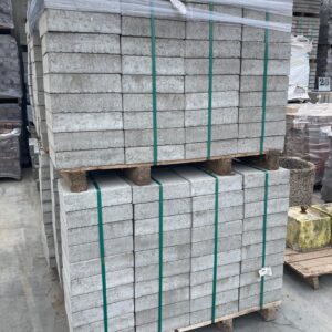 Betontegels grijs 30x30x8cm nieuw (P41)